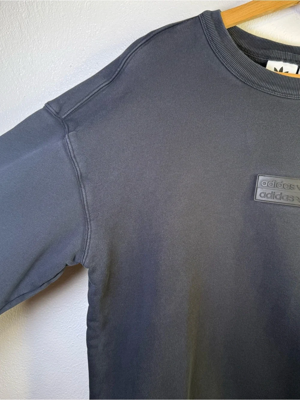 Adidas R.Y.V. Silicone Double Linear Badge Crew Sweatshirt Men’s Size Small